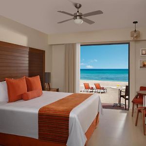 Deluxe Ocean Front King